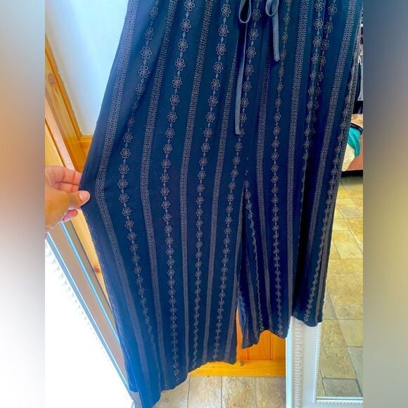 Jack by BB Dakota Embroidered Cropped Jumpsuit Sz M - Picture 4 of 9